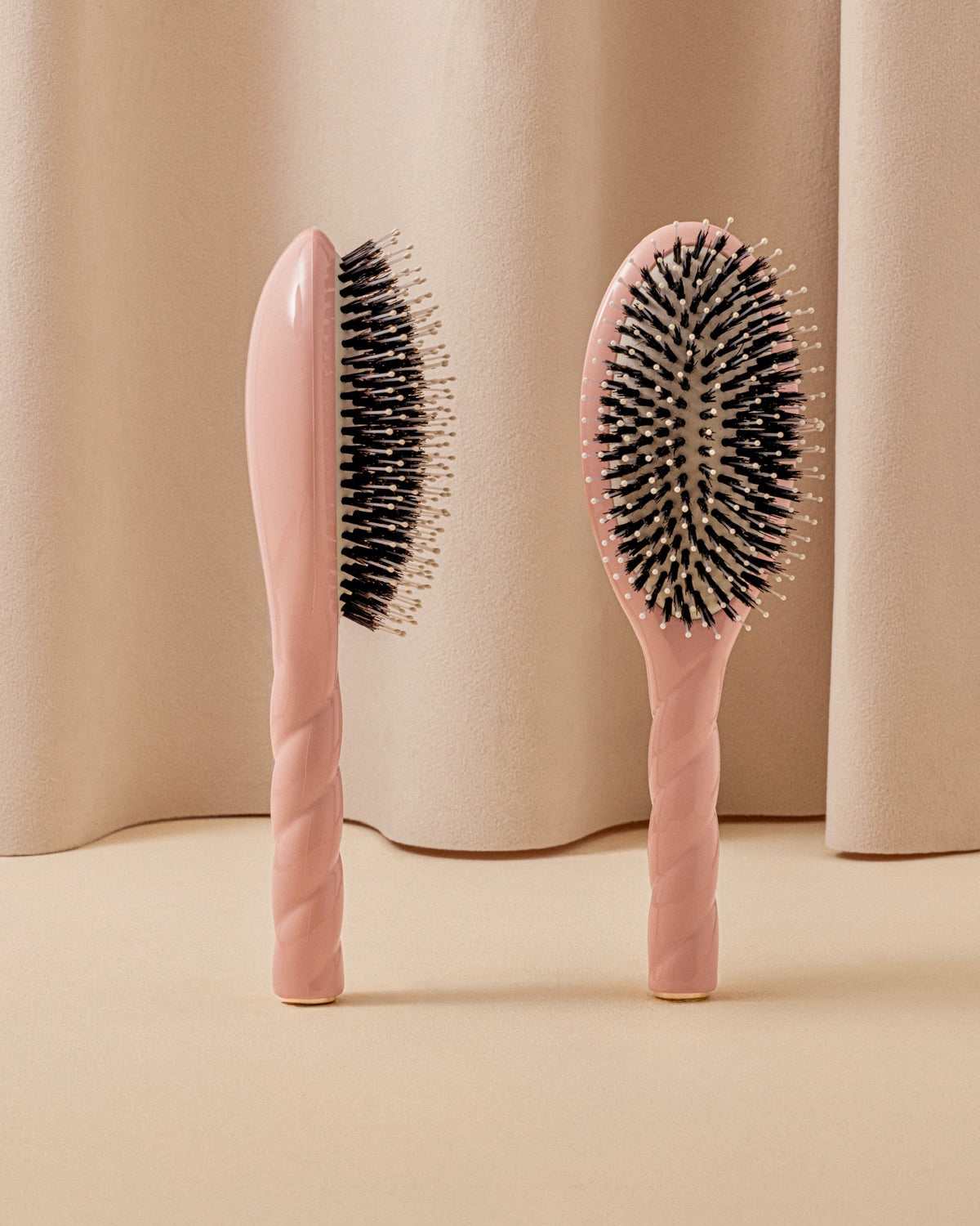 Trio: La Bonne Brosse mit passendem Kamm und Tasche in Puderrosa