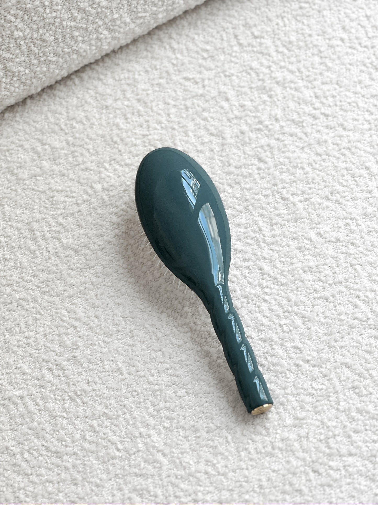 N.07 The Stimulating & Detangling Hair Brush THE INTENSE Ink Blue