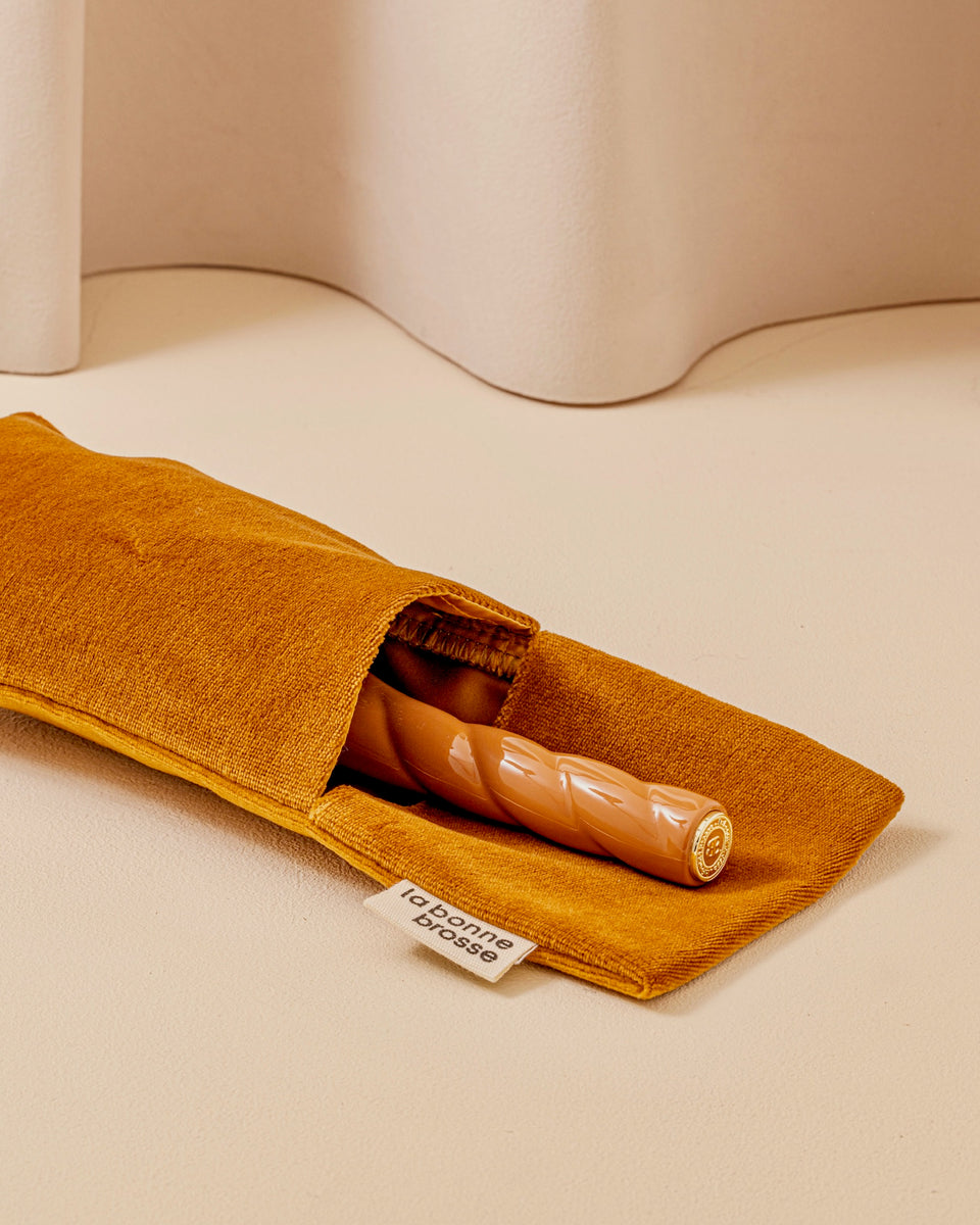 N.03 The Gentle Scalp Care Hair Brush The Essential Softness Terracotta
