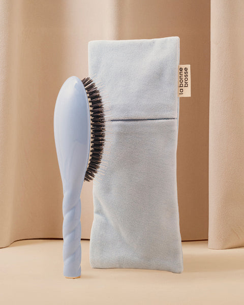 Duo : La Bonne Brosse et sa Pochette Bleu Ciel - Image 1