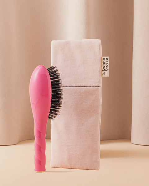 Duo: The Small HairBrush and Its Pouch Pink October Limited Edition - Image 1