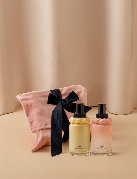 Power Duo: idrata, protegge e dona luminosità – con la sua Pochette di Natale - Image 1