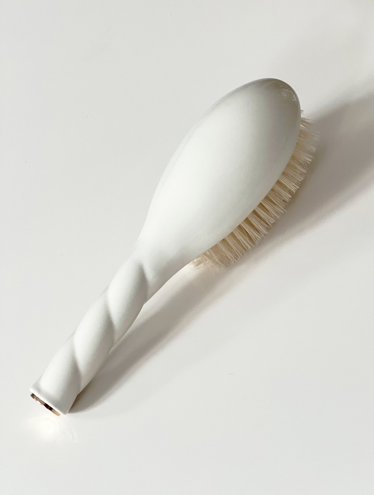 N.06 La brosse bébé MA PREMIÈRE BROSSE Blanc Crème