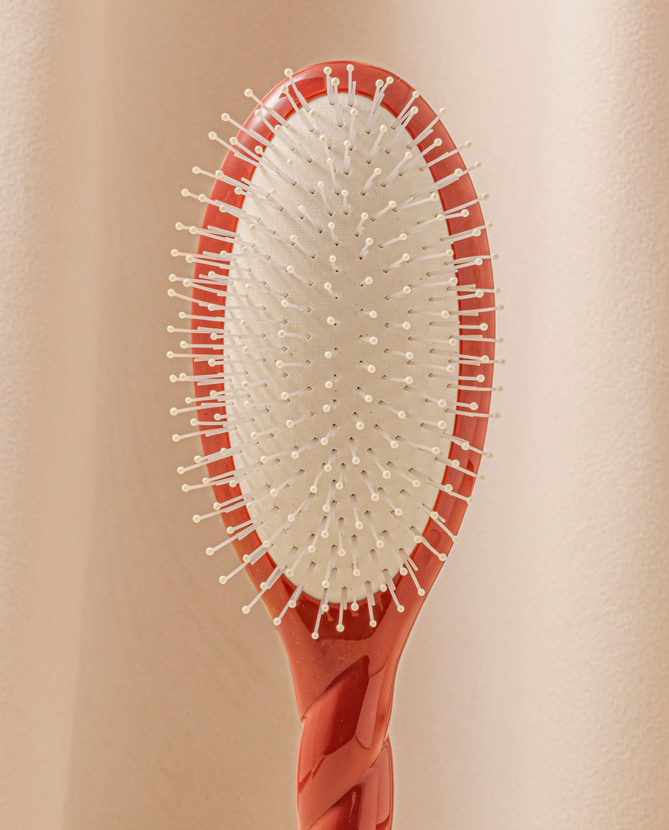 N.04 The Massaging Detangling Hair Brush The Miracle Clay Court