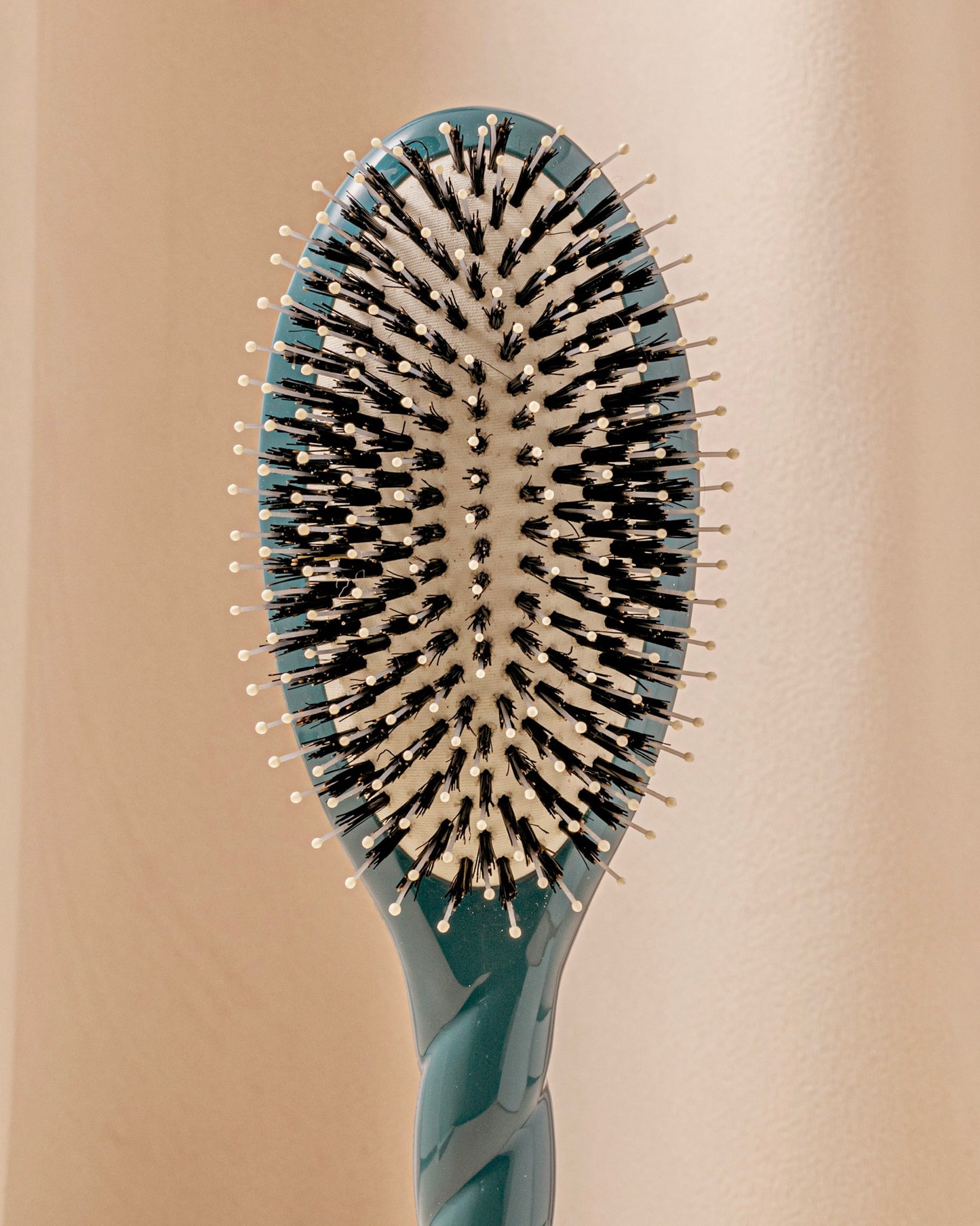N.03 The Gentle Scalp Care Hair Brush THE ESSENTIAL SOFTNESS Blue