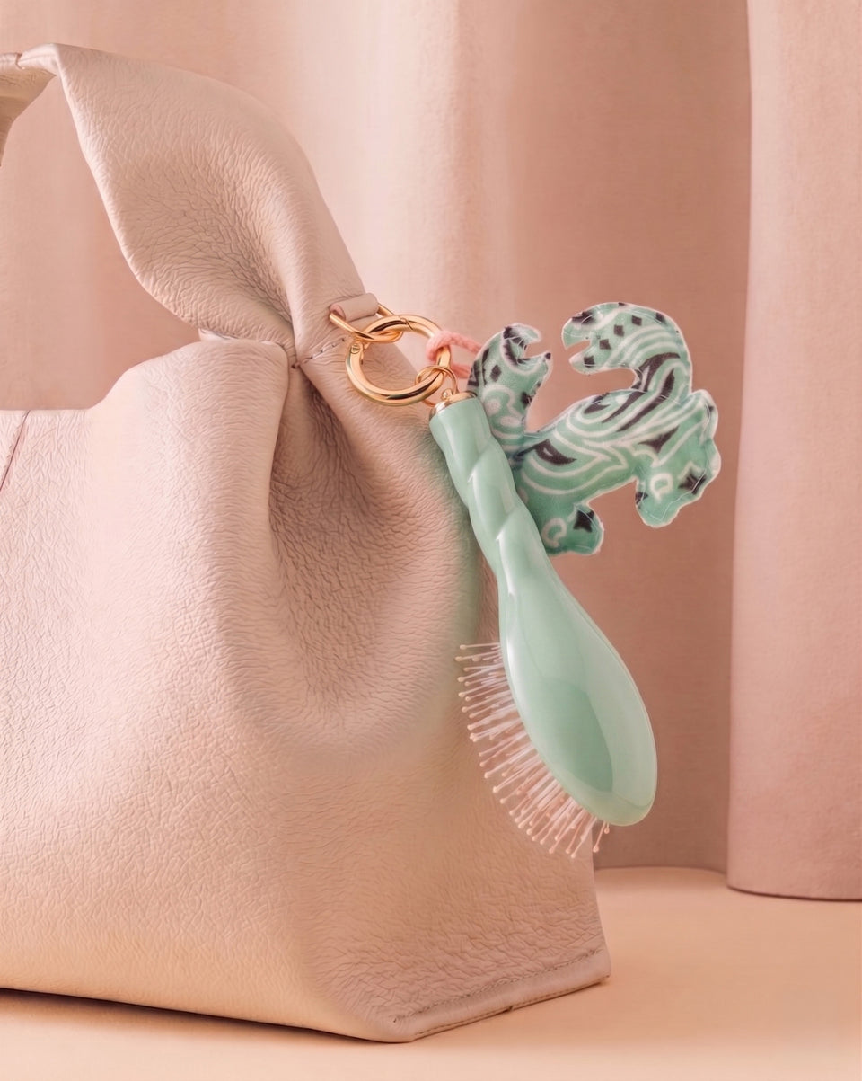 Call It By Your Name x La Bonne Brosse Duo : Micro Brush N.04 Lagoon Blue and its Charm