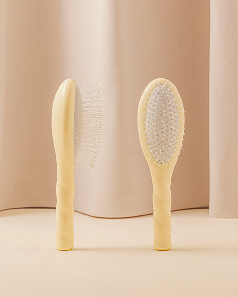 N.04 The Small Massaging Detangling Hair Brush THE MIRACLE Ivory Cair - Image 1