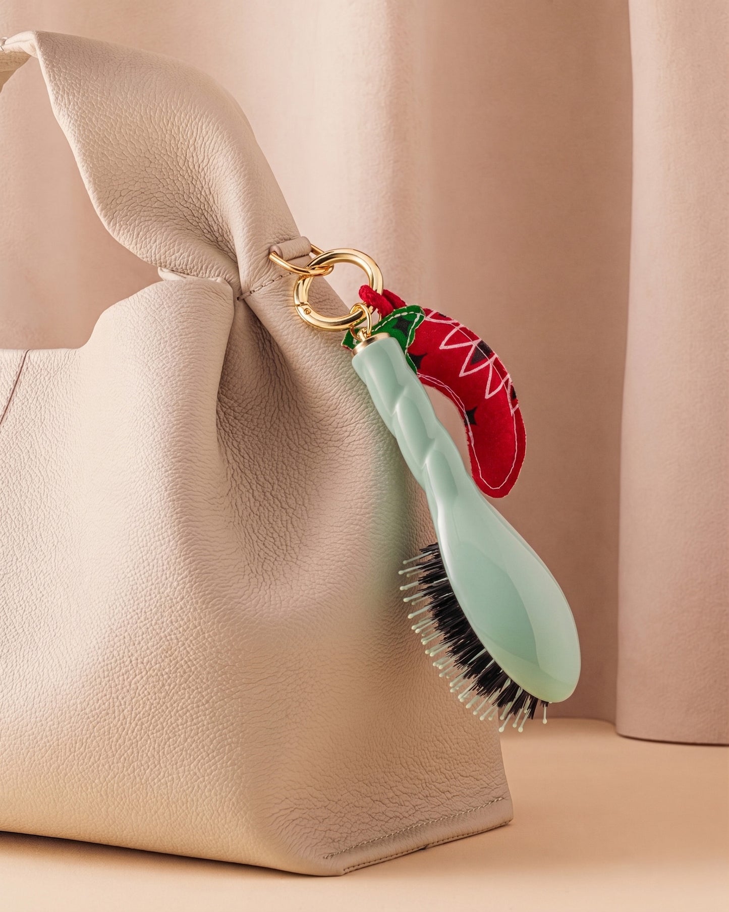 Call It By Your Name x La Bonne Brosse Duo : Micro Brush N.03 Lagoon Blue and its Charm