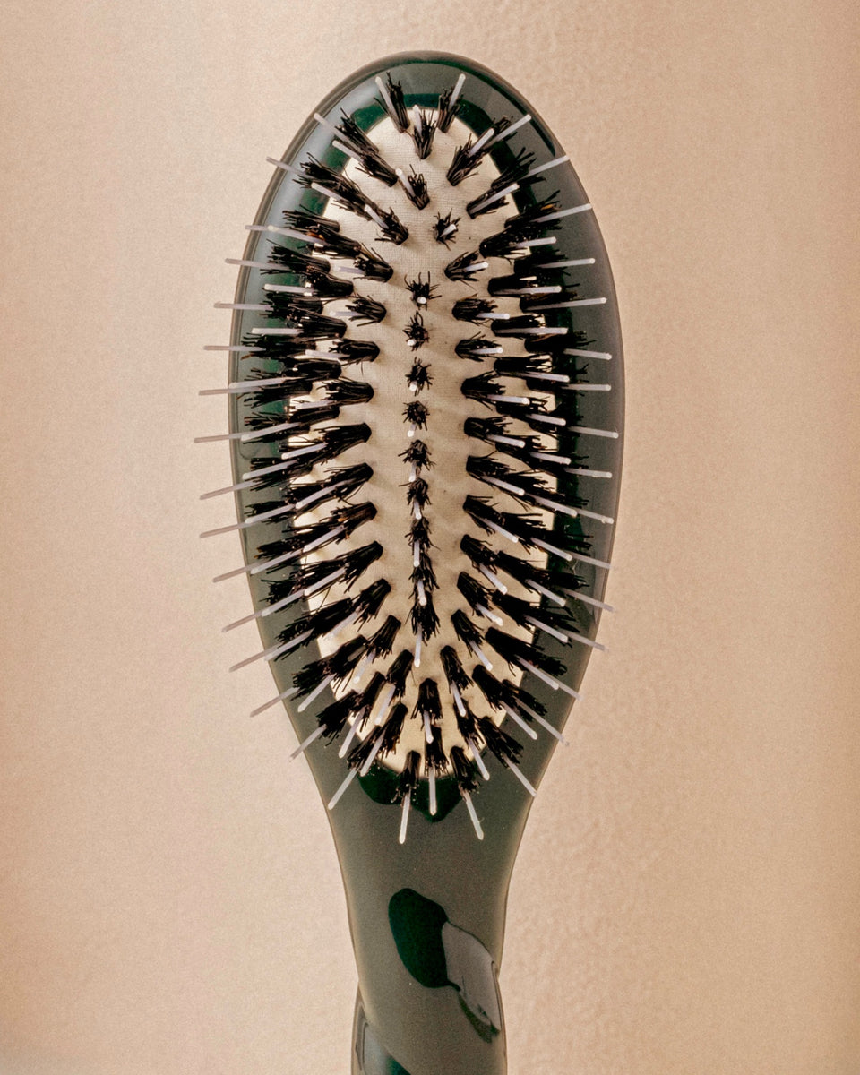 Duo : La Petite Brosse Vert Émeraude et son Chouchou Tartan