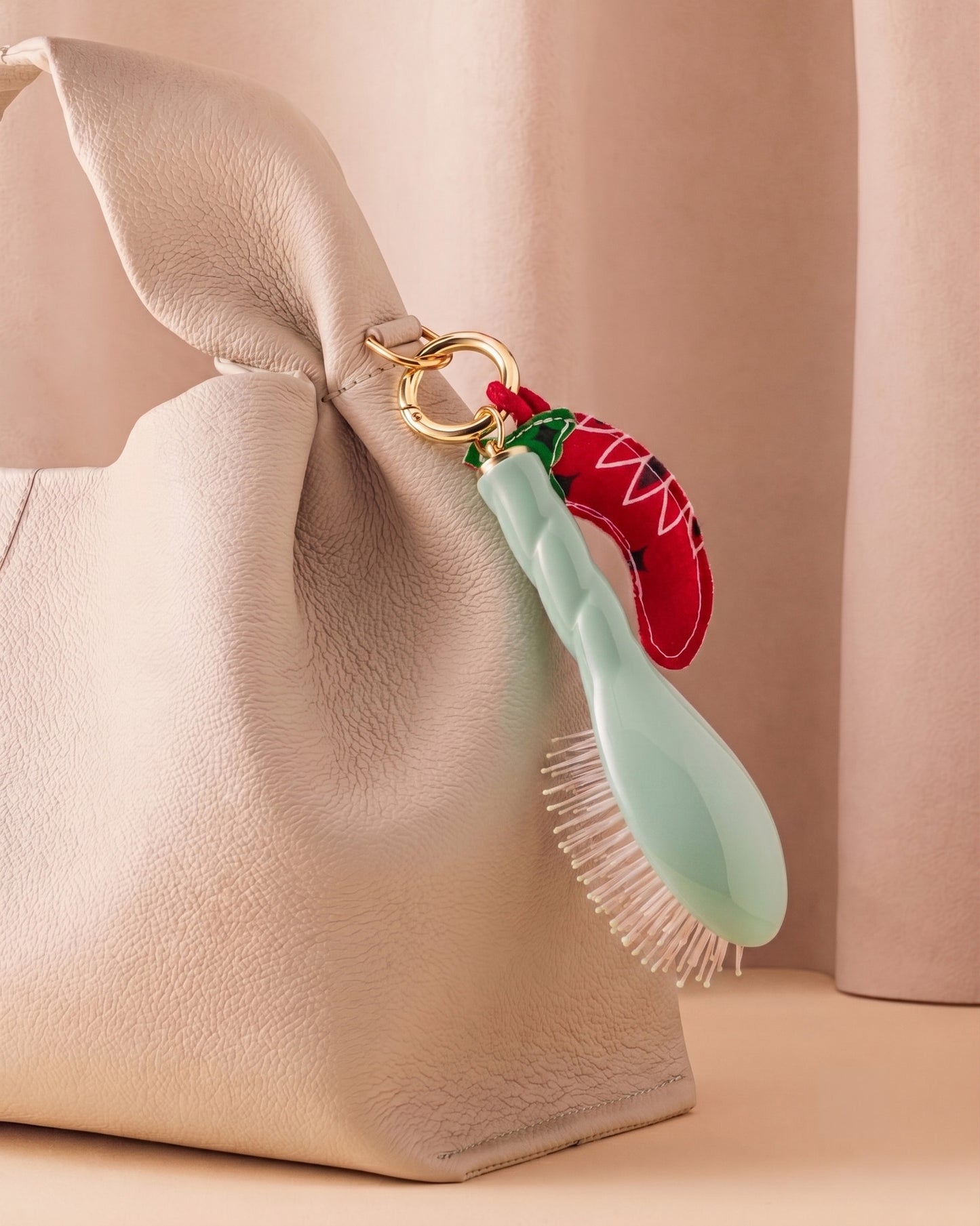 Call It By Your Name x La Bonne Brosse Duo : Micro Brush N.04 Lagoon Blue and its Charm