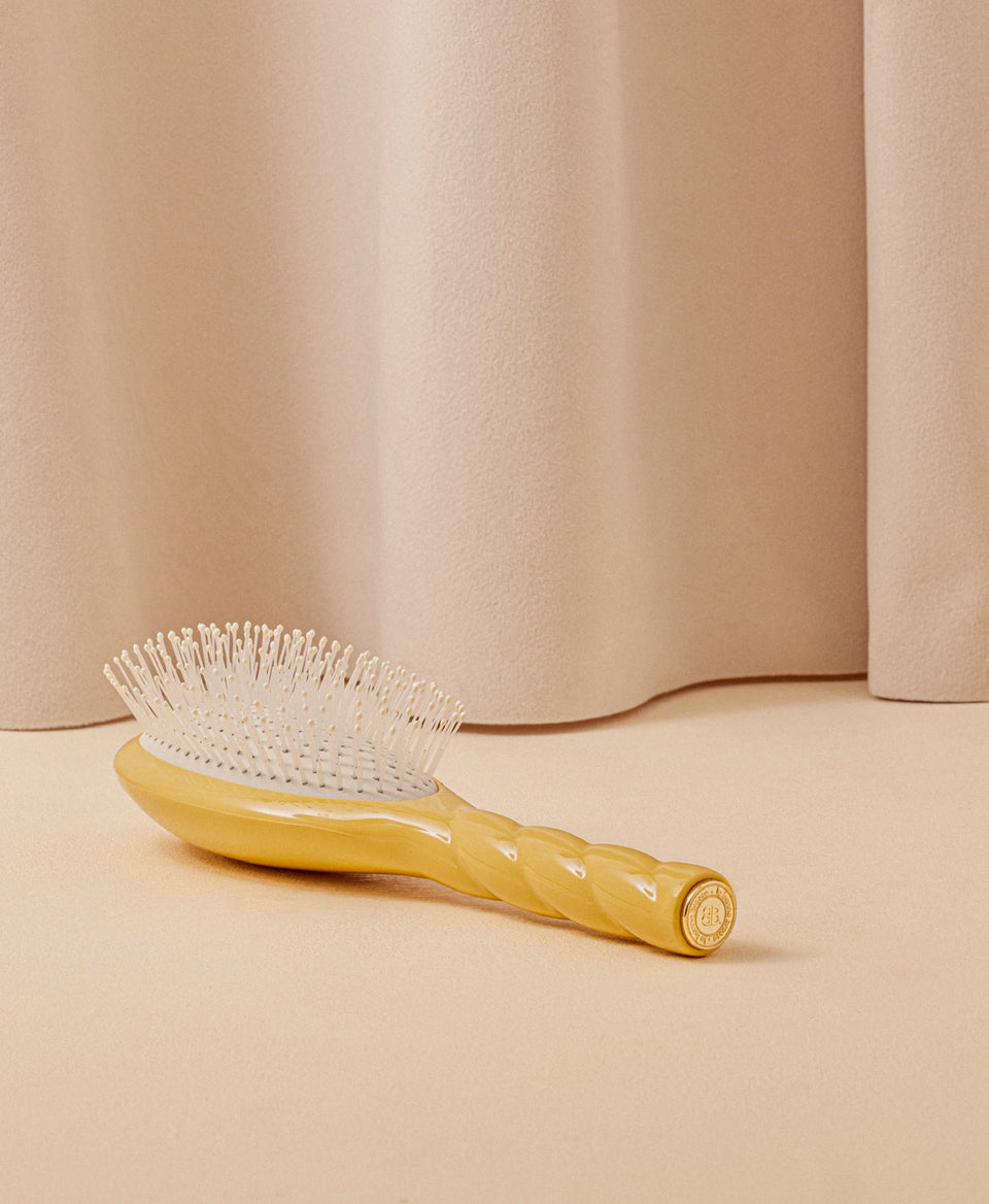 N.04 The Massaging Detangling Hair Brush The Miracle Saffron Yellow