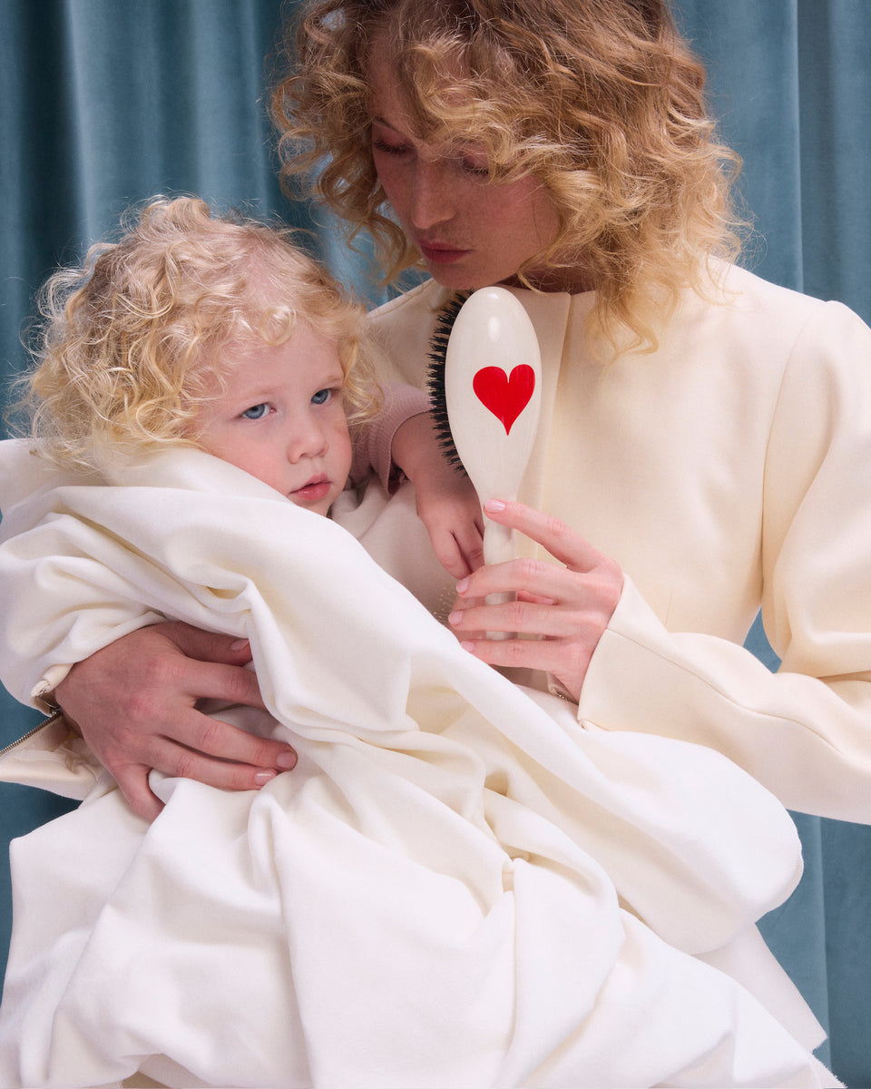 Edizione Limitata Regina di Cuori N.02 La Spazzola Districante e Trattante l’Indispensabile