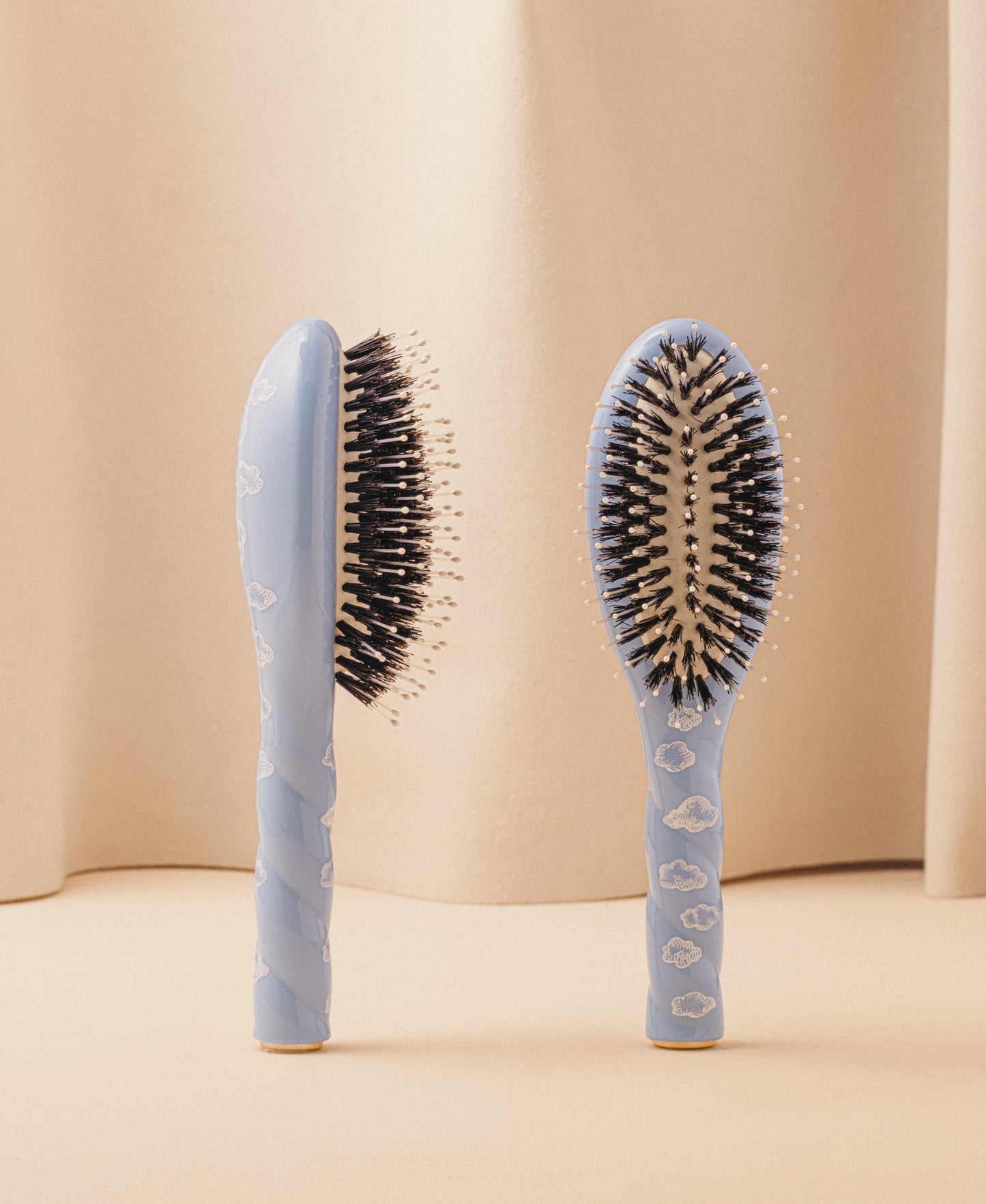 Duo: The Small Brush and its Limited Edition Cloud Pouch
