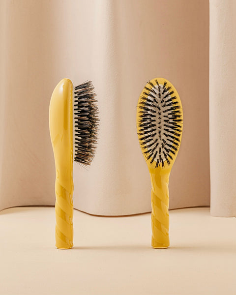 N.01 The Small Shine & Care Hair Brush THE UNIVERSAL Saffron Yellow - Image 1