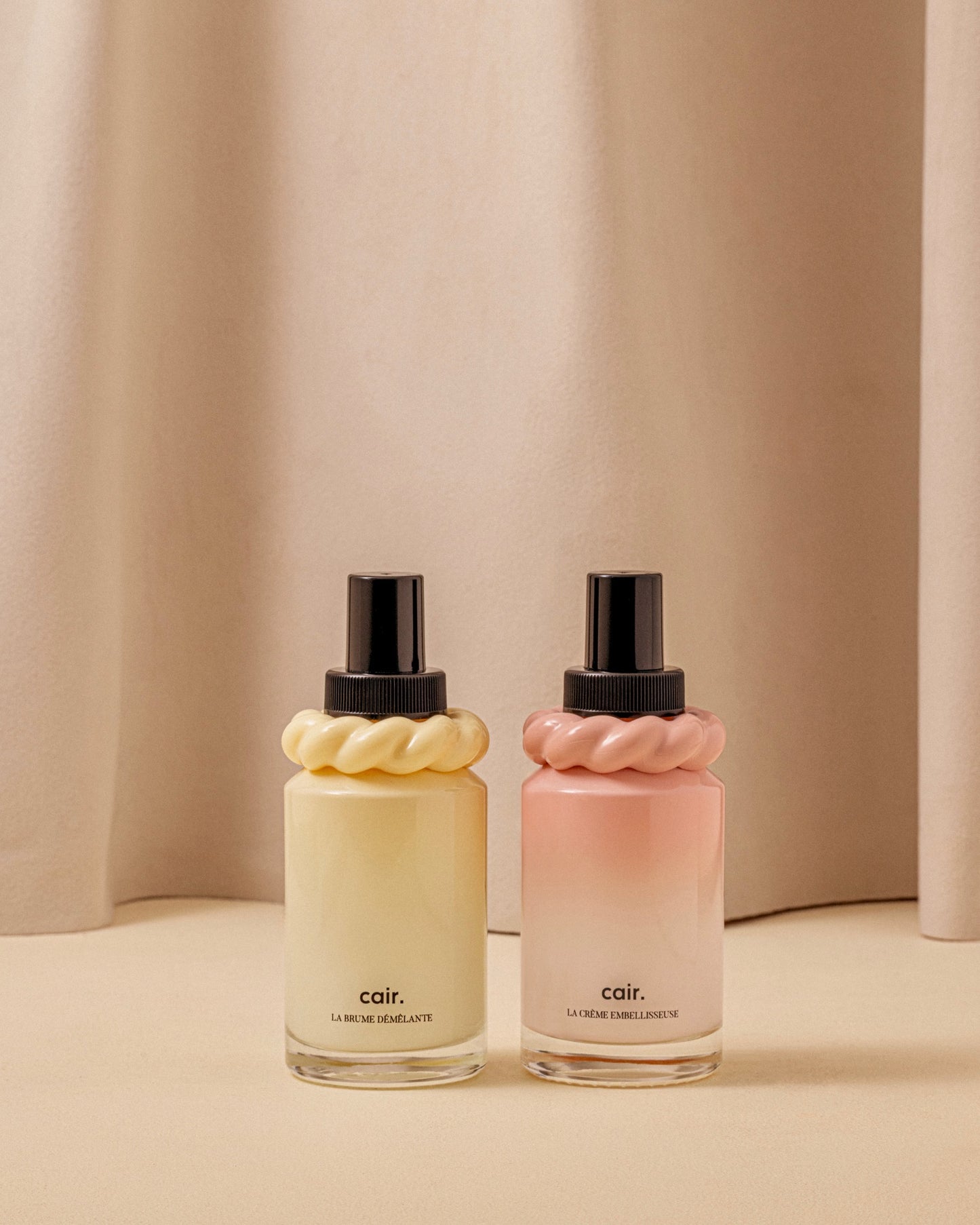 Power Duo: idrata, protegge e dona luminosità – con la sua Pochette di Natale