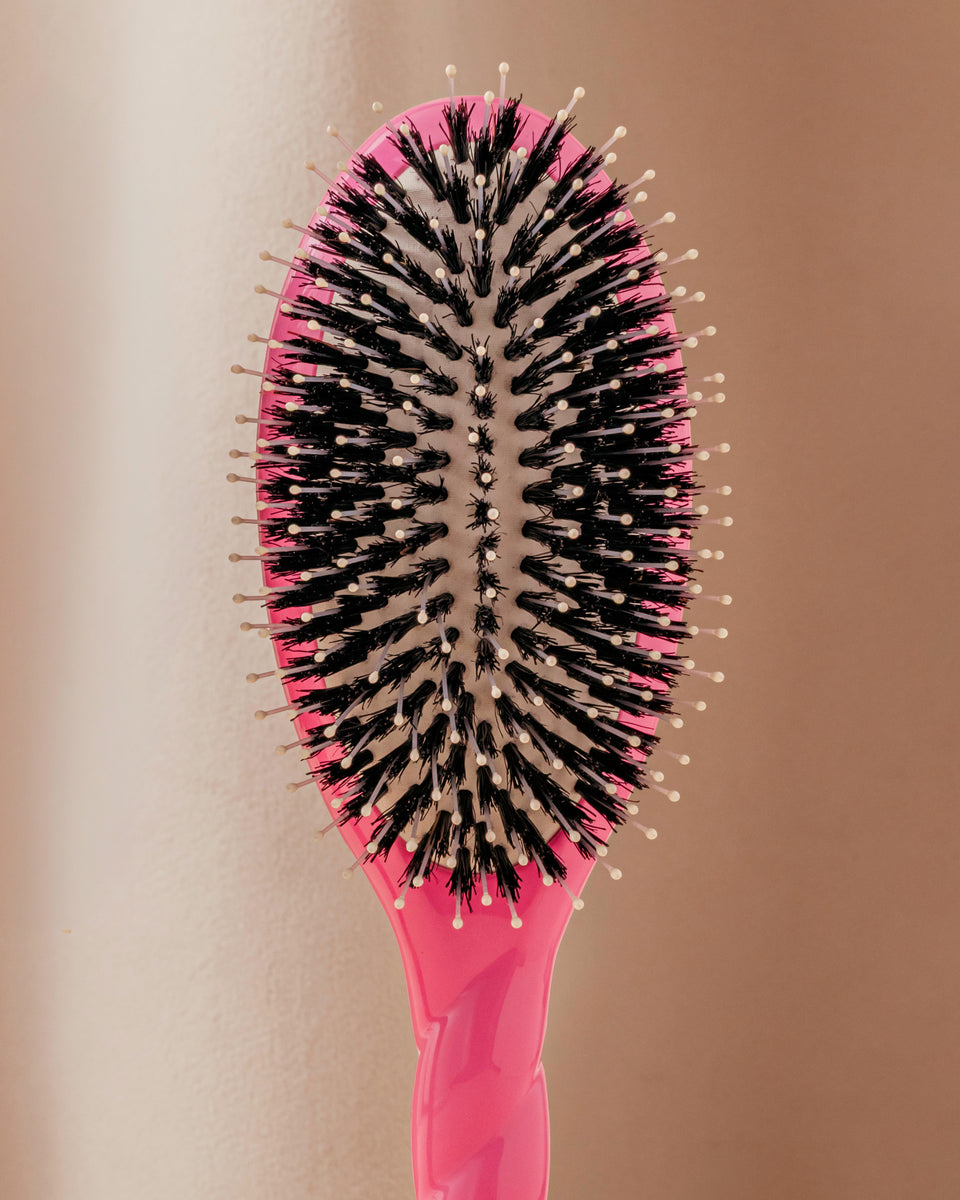 Edition limitée Octobre Rose N.03 La Brosse Cuir Chevelu Sensible l'Indispensable Douceur