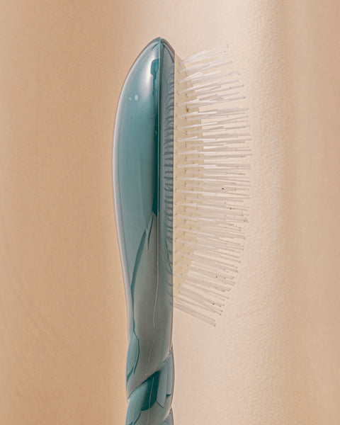 N.07 The Stimulating & Detangling Hair Brush THE INTENSE Ink Blue - Image 3