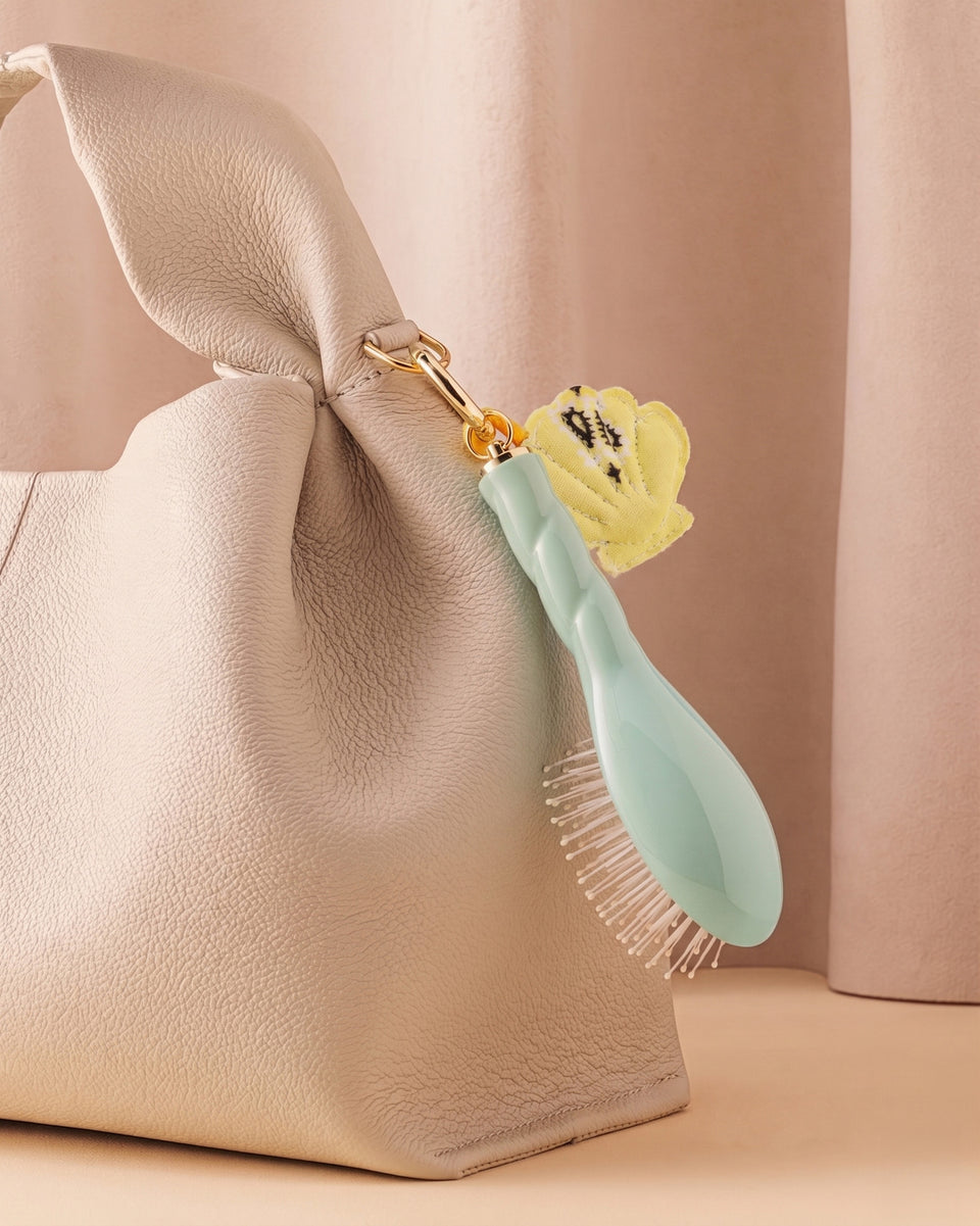 Call It By Your Name x La Bonne Brosse Duo : Micro Brush N.04 Lagoon Blue and its Charm