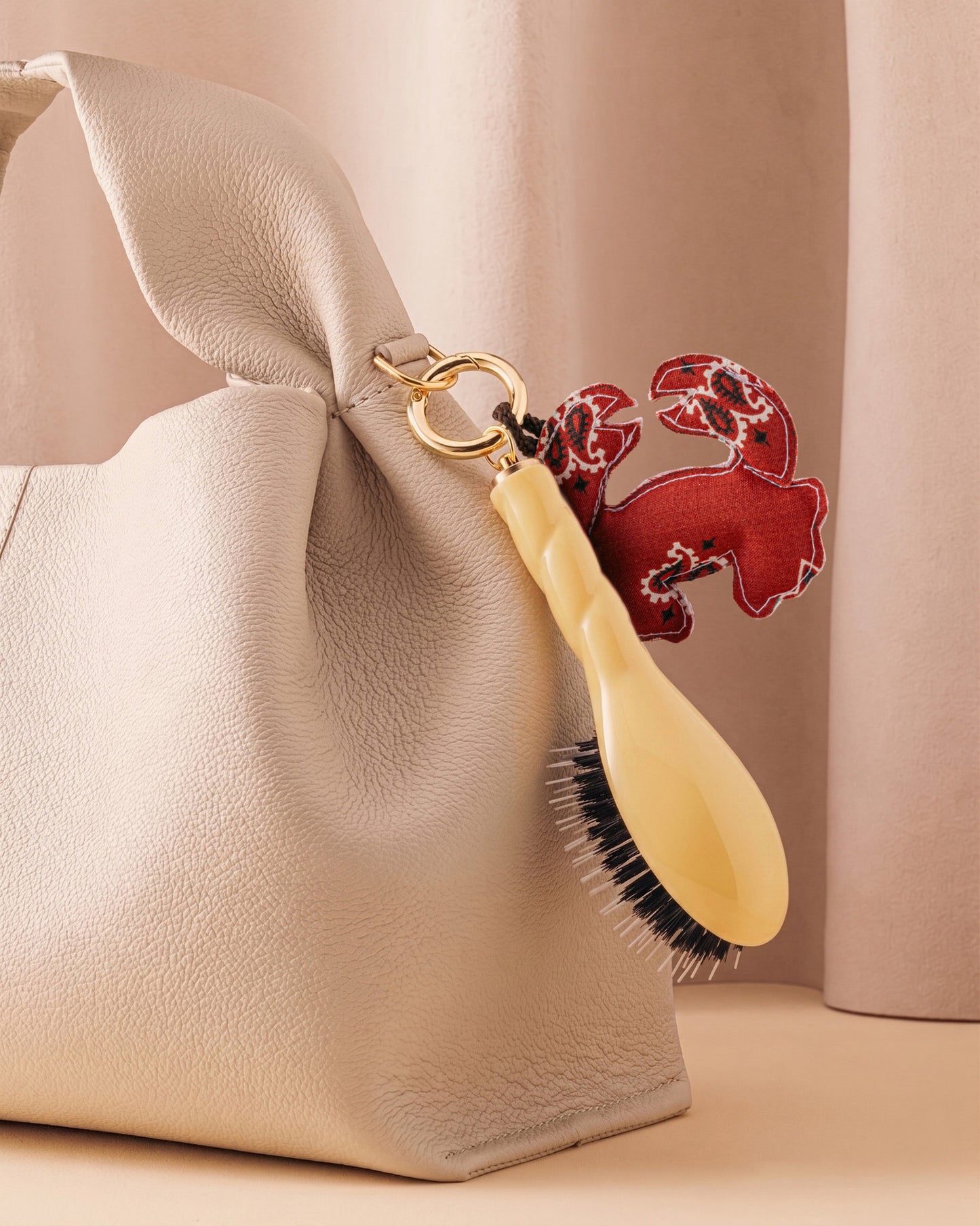 Call It By Your Name x La Bonne Brosse Duo: Micro Brush N.02 Saffron Yellow and its Charm