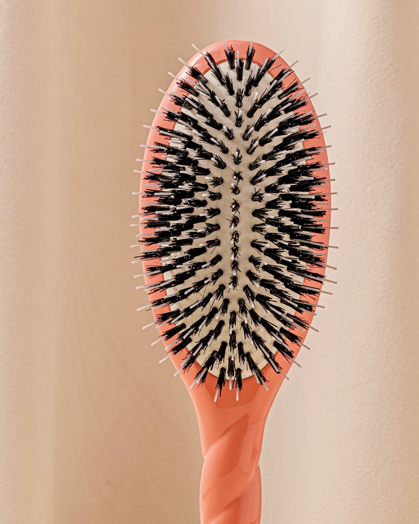 N.02 The Care & Detangling HairBrush The Essential Coral