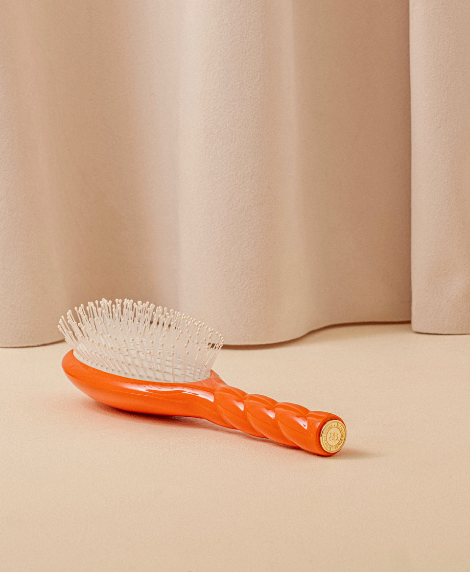 Édition Limitée N.04 La Brosse Démêlante & Massante La Miracle Orange Seventies