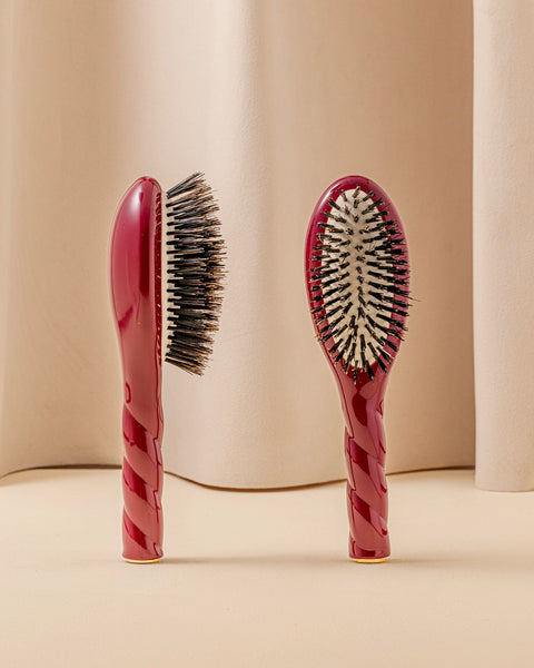 N.01 The Small Shine & Care Hair Brush THE UNIVERSAL Cherry Red - Image 1