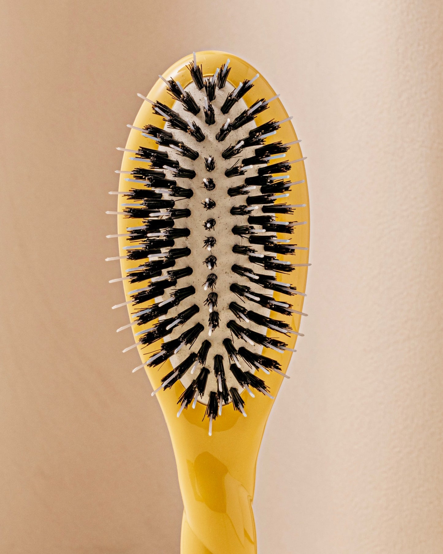 N.02 La Petite Brosse Démêlante & Soin l'Indispensable Jaune Safran