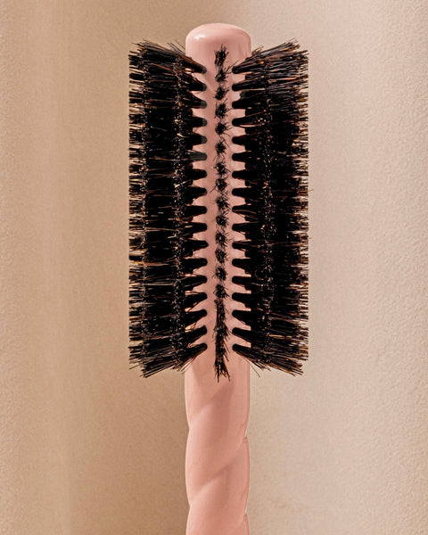 N.08 The Round Hair Brush Length & Movement Pale Pink - Image 1