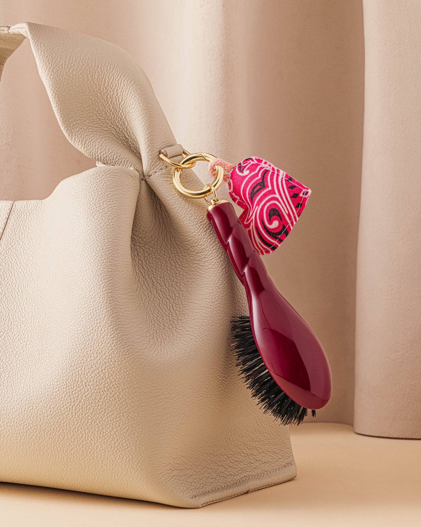 Call It By Your Name x La Bonne Brosse Duo: Micro Brush N.01 Cherry Red and its Charm