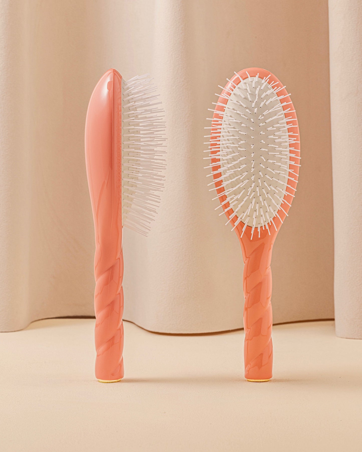 N.07 La Brosse Démêlante & Stimulante l'Intense Corail