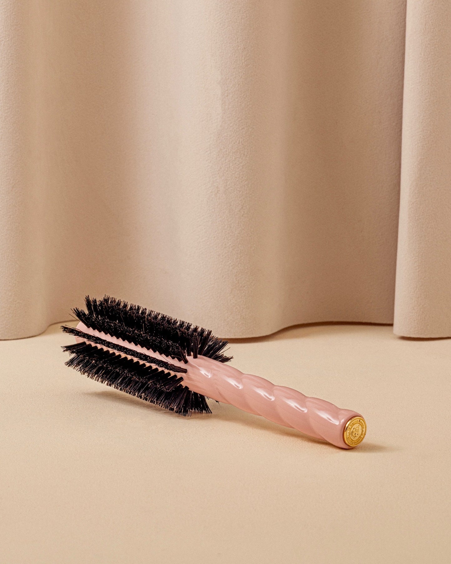 N.05 The Round Blowout Hair Brush Volume & Style Pale Pink