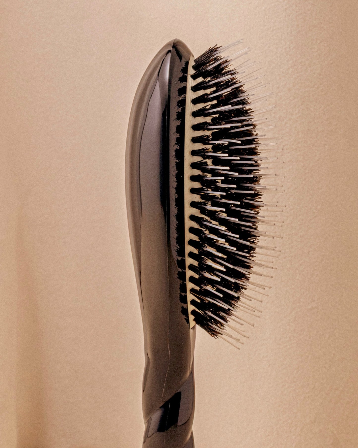 Black Edition N.02 El Cepillo Desenredante y de Cuidado El Indispensable