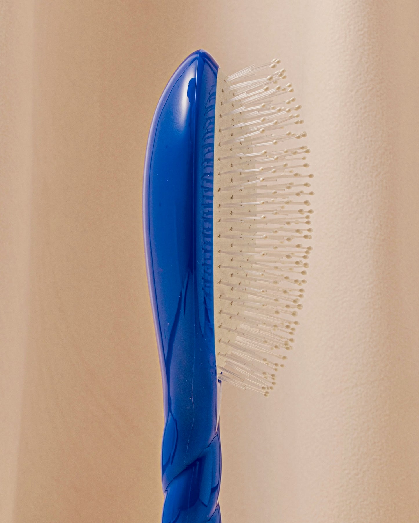 La Bonne Brosse x Augustinus Bader N.04 The Detangling & Massaging Brush THE MIRACLE