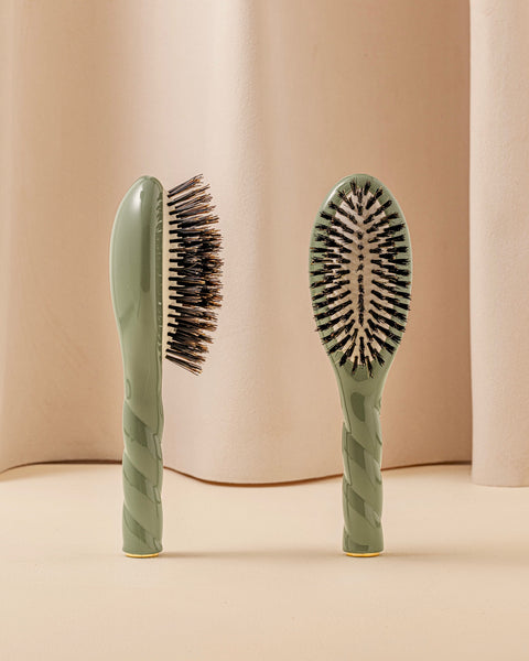 N.01 The Small Shine & Care Hair Brush THE UNIVERSAL Almond Green - Image 1