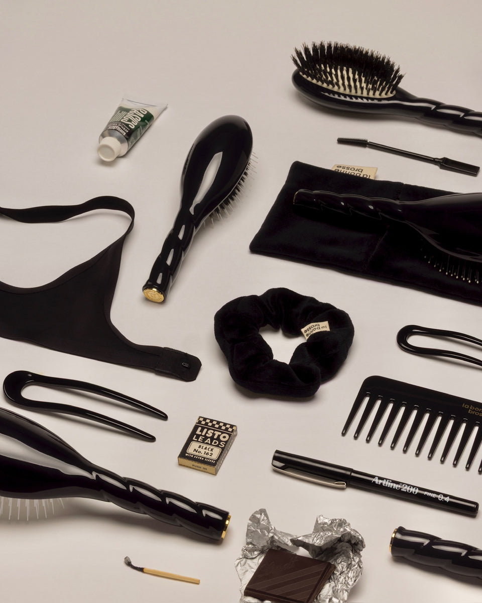 Black Edition N.01 El Pequeño Cepillo de Brillo y Cuidado La Universal