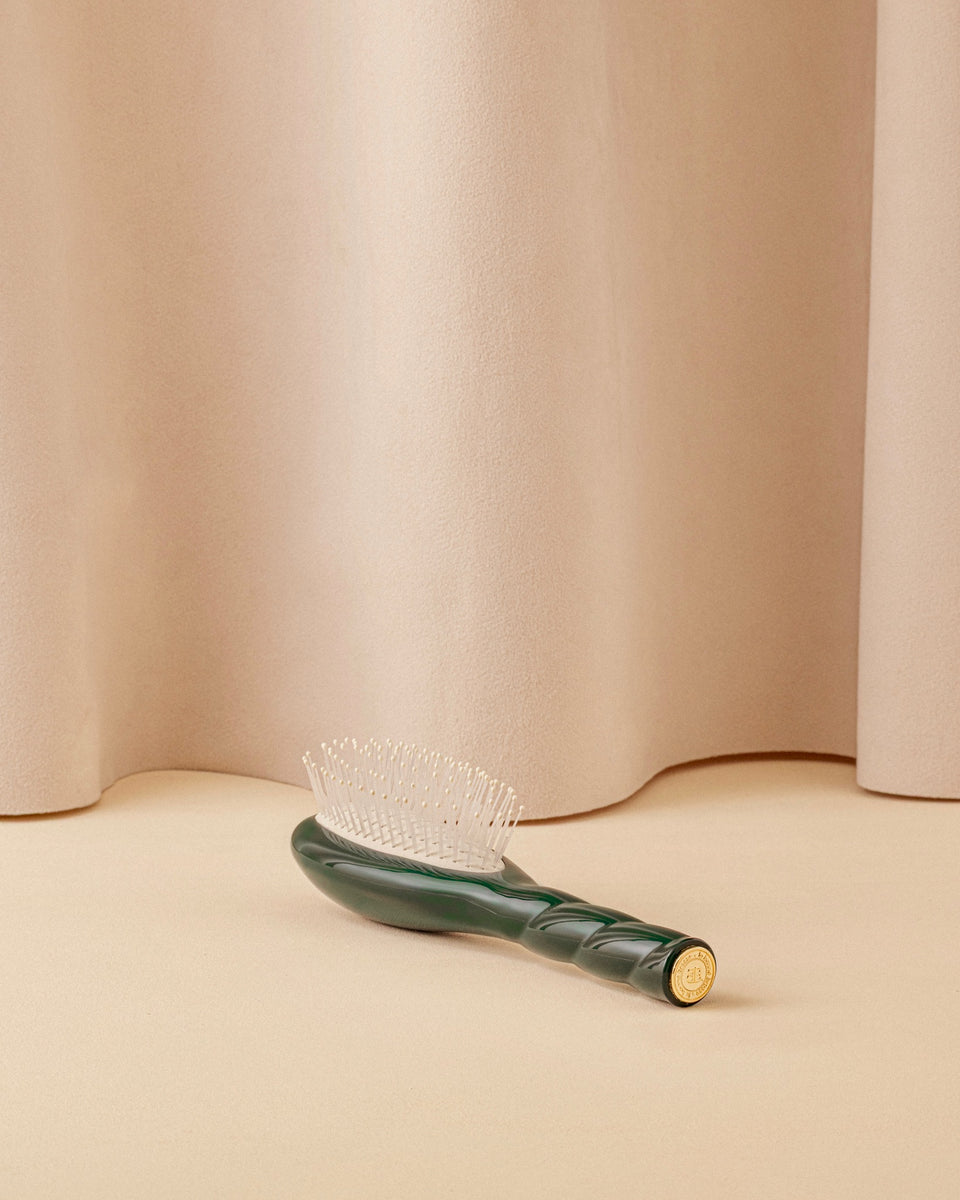 N.04 Die Kleine Wunderbare: Entwirrend & Vegan Bürste Smaragdgrün