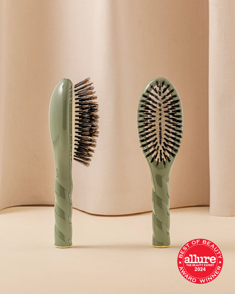 N.01 The Small Shine & Care Hair Brush THE UNIVERSAL Almond Green - Image 1