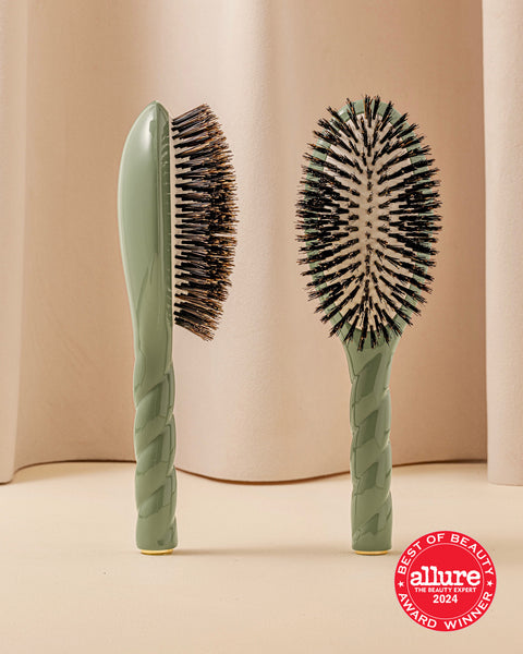 N.01 The Shine & Care Hair Brush THE UNIVERSAL Almond Green - Image 1