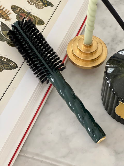 N.05 The Round Hair Brush VOLUME & STYLE Emerald Green - Image 2
