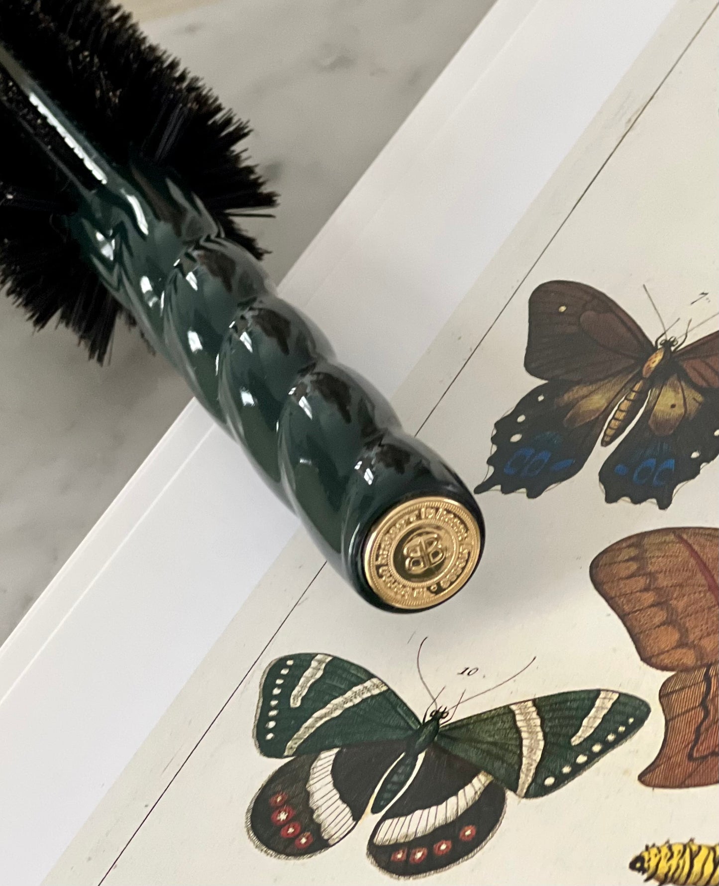 N.05 The Round Hair Brush VOLUME & STYLE Emerald Green