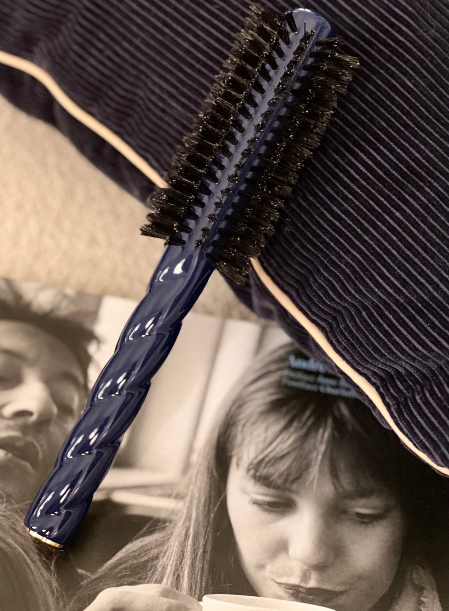 N.05 The Round Hair Brush VOLUME & STYLE Blueberry