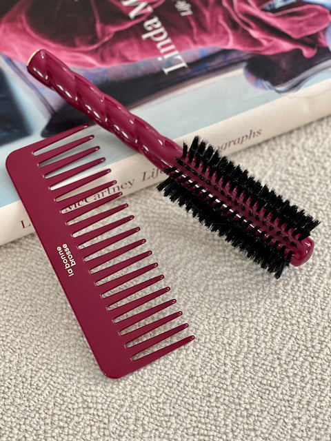 The Large Detangling Comb in Acetate Cherry Red - Image 3