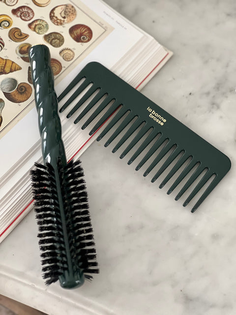 The Large Detangling Comb in Acetate Emerald Green - Image 3