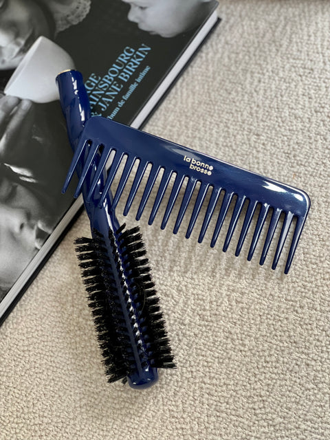 The Large Detangling Comb in Acetate Blueberry  - Image 3