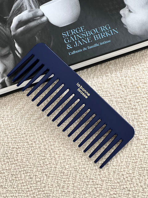 The Large Detangling Comb in Acetate Blueberry  - Image 2