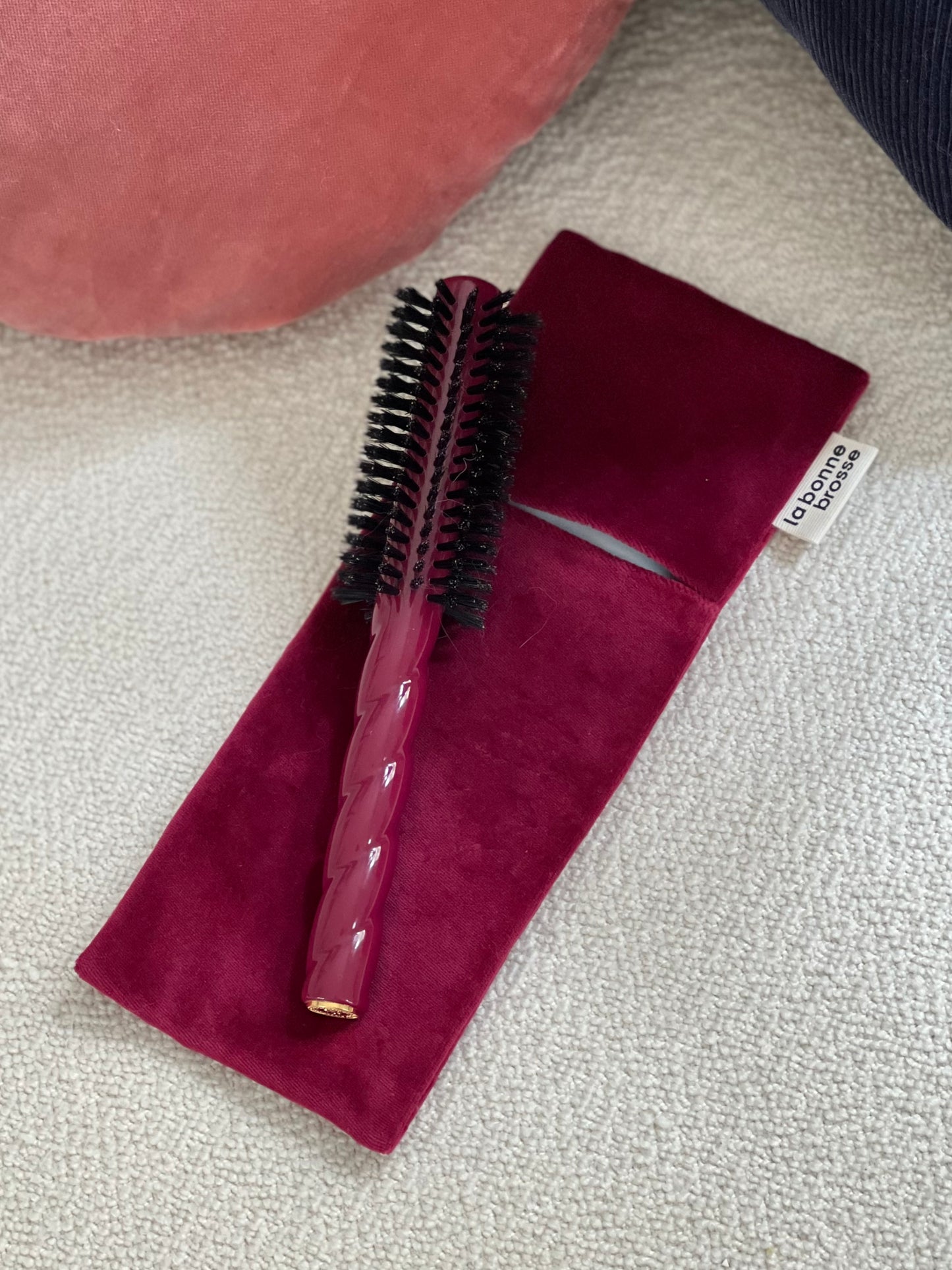 N.05 La Brosse Ronde Volume & Style Rouge Cerise