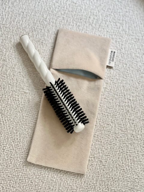 'N.05 Hair Brush’ Round Pouch Creamy White - Image 2