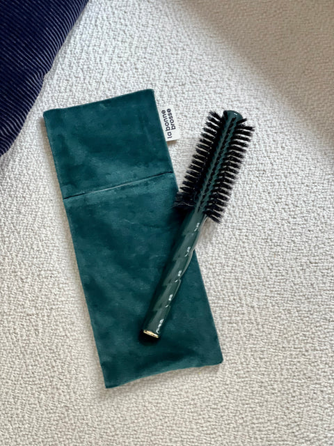 'N.05 Hair Brush’ Round Pouch Emerald Green  - Image 2