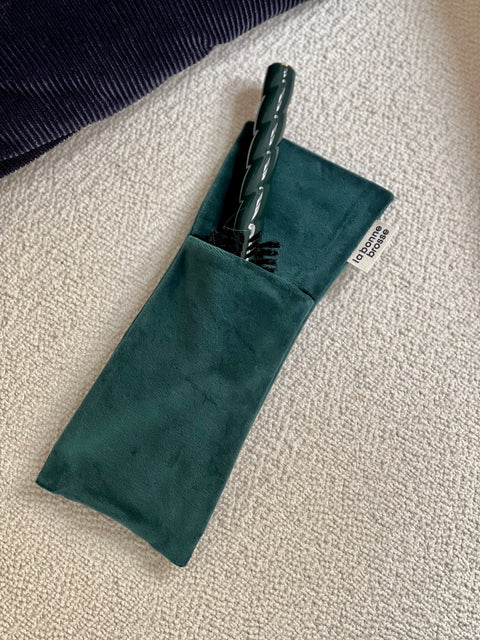 'N.05 Hair Brush’ Round Pouch Emerald Green  - Image 3