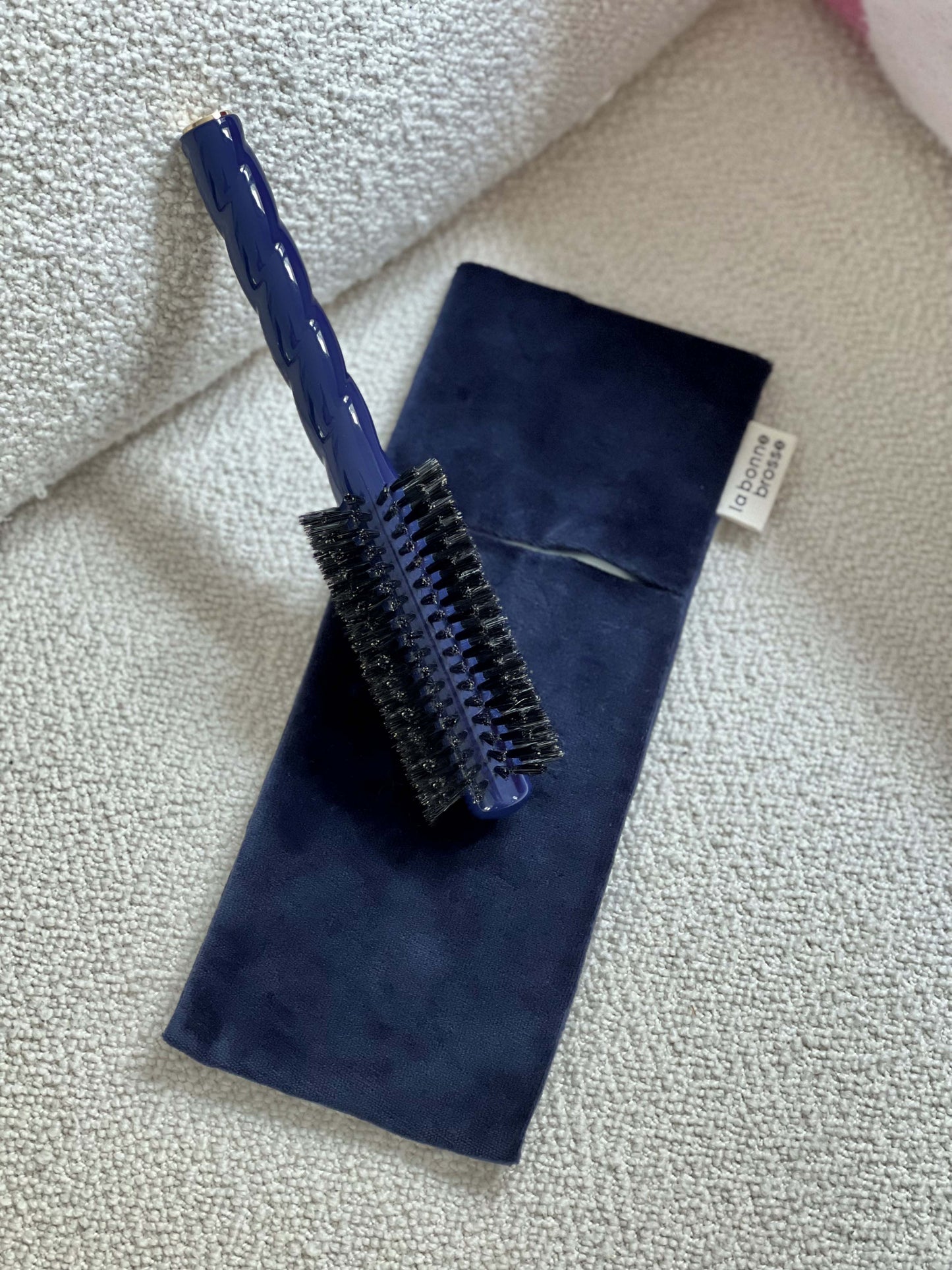 N.05 The Round Hair Brush VOLUME & STYLE Blueberry